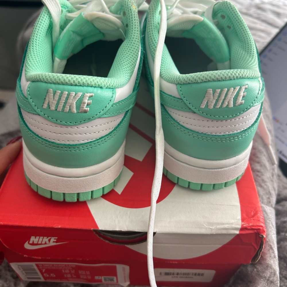 Nike Dunk Low "Green Glow" Sz 7 - Picture 5 of 6